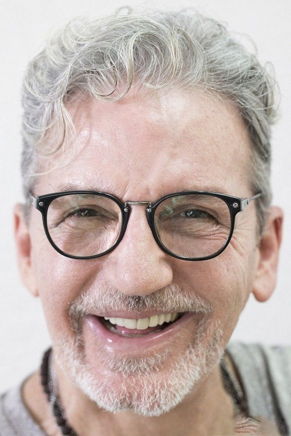 Marcelo Picchi backdrop