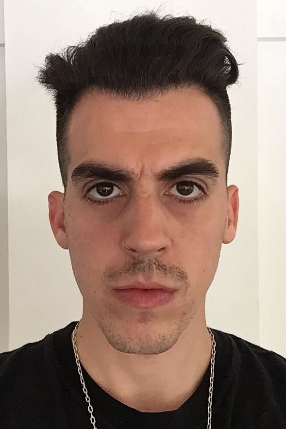 Julián Larquier Tellarini backdrop