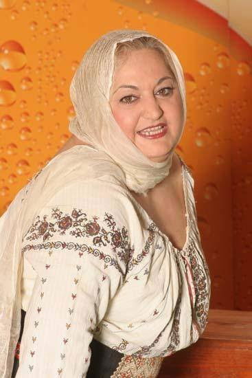 Marinela Chelaru backdrop