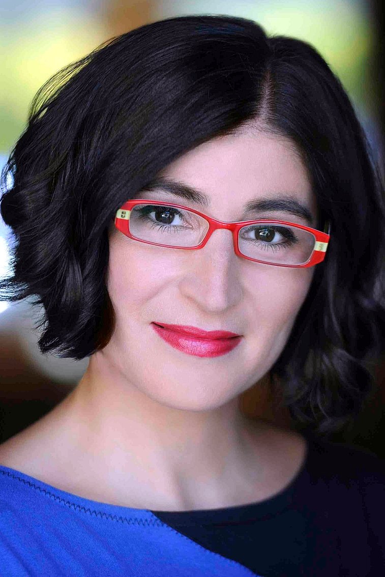 Negin Farsad backdrop