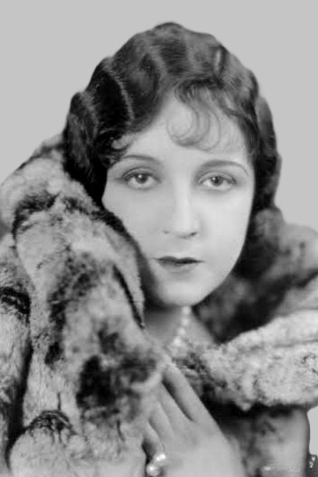 Mona Palma: Mona Palma backdrop