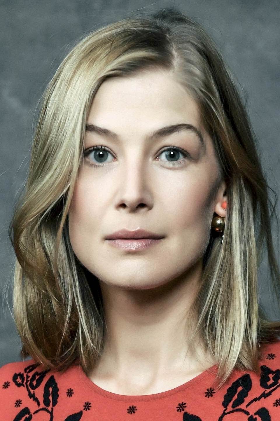 Rosamund Pike backdrop