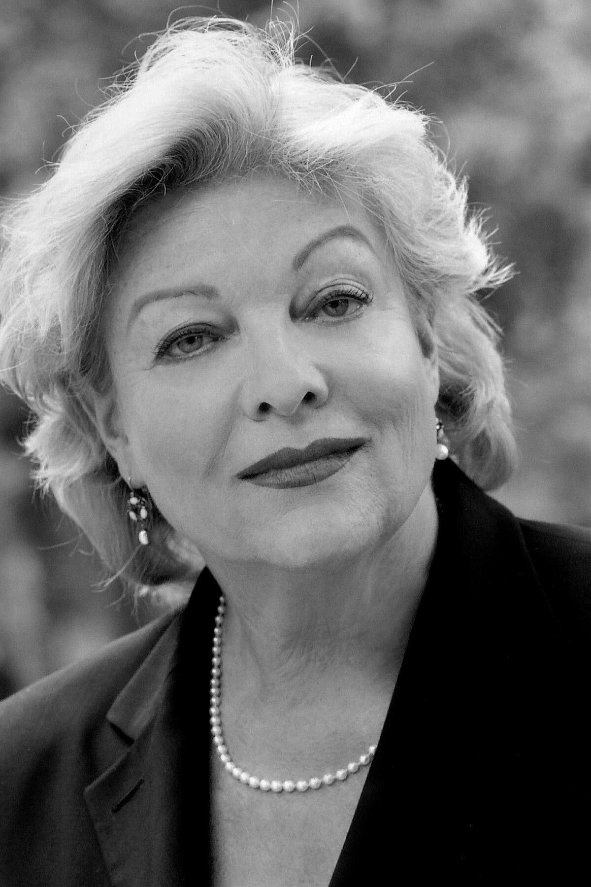 Franziska Bronnen backdrop