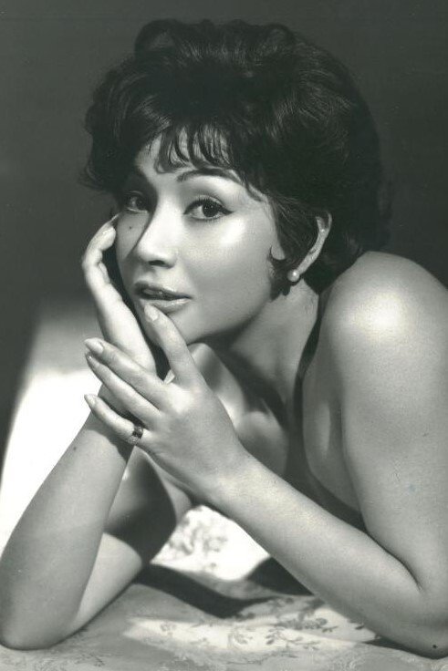 Marcela Yurfa backdrop