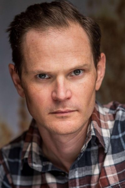 Simon Vincent backdrop