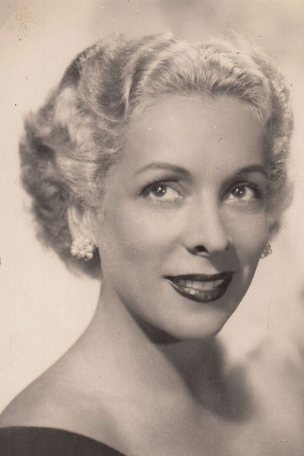 Elina Colomer backdrop