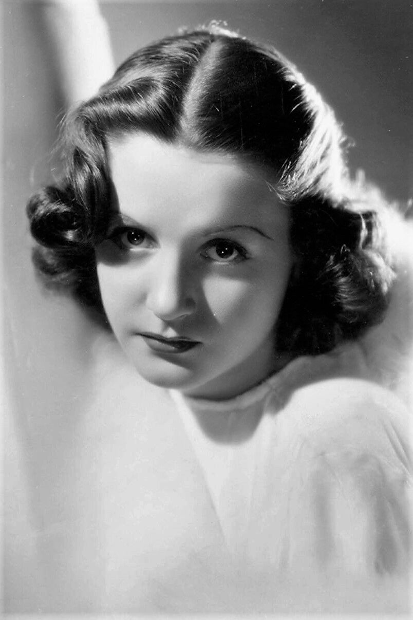 Donrue Leighton backdrop