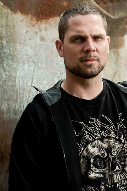 Anders Kjølholm backdrop