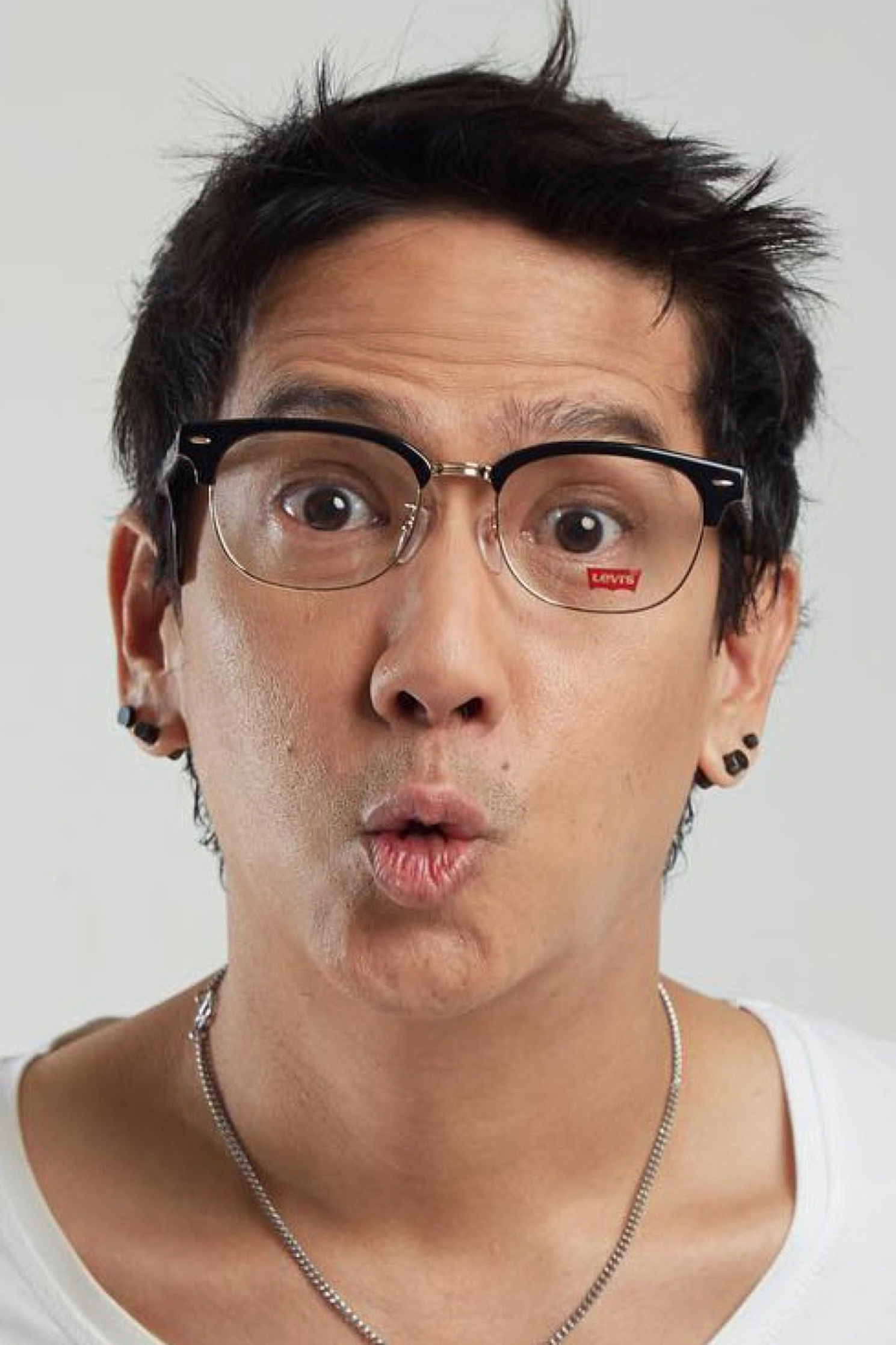 Paopon Thephasdin backdrop