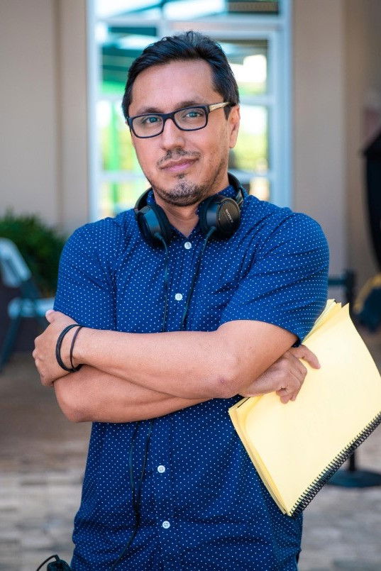 Benjamín López backdrop