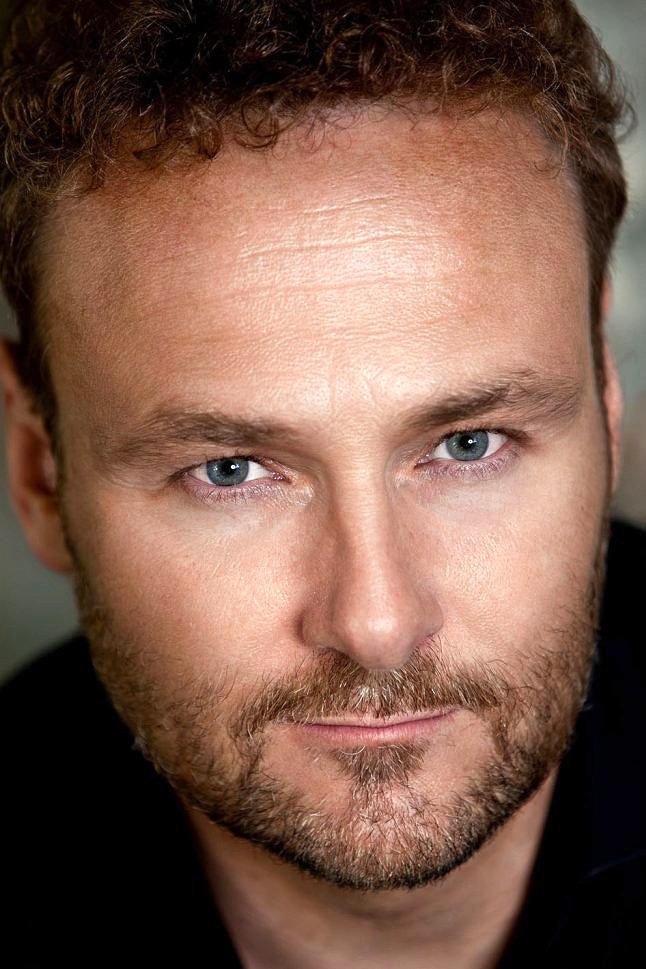 Christof Fischesser backdrop