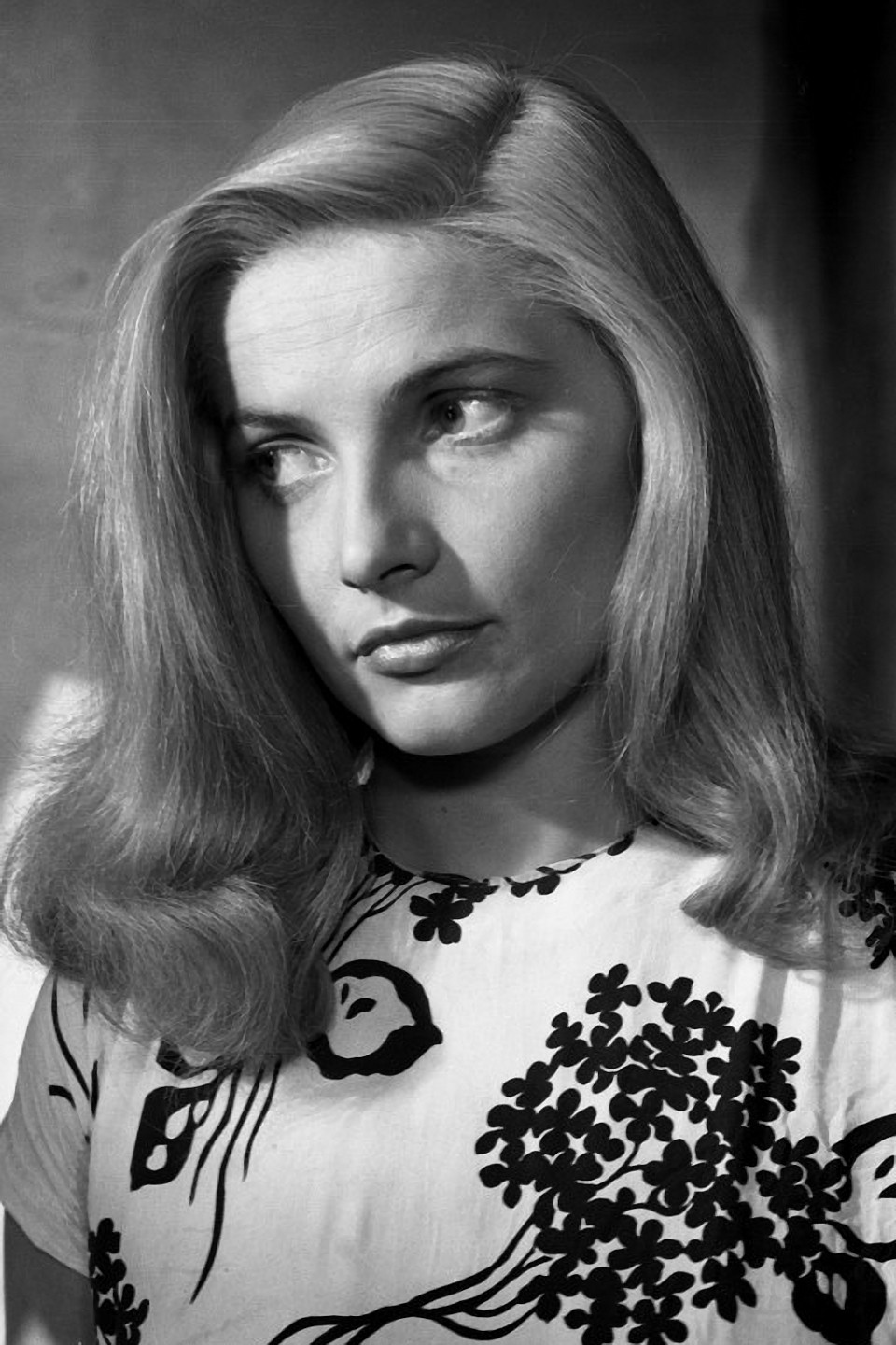 Teresa Iżewska backdrop