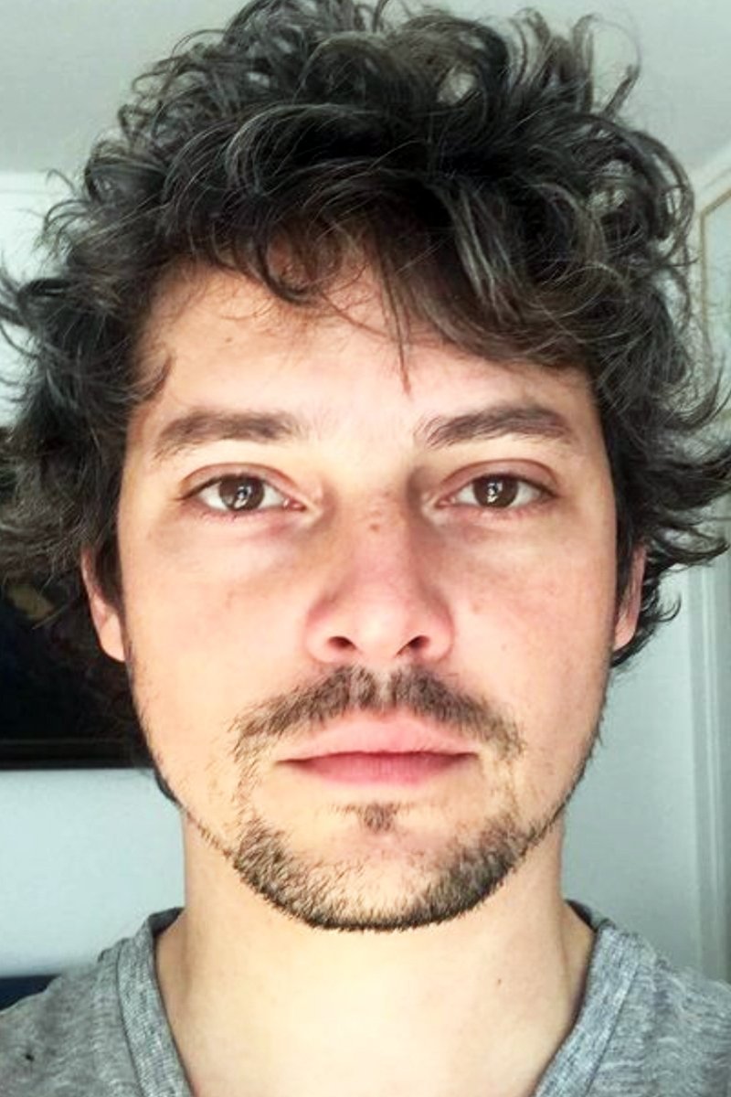 Pedro Merlo backdrop