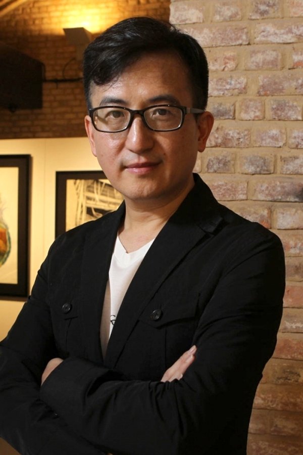 Ma Wing-Shing backdrop