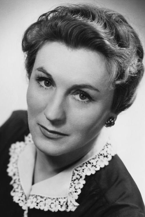 Käthe Gold backdrop