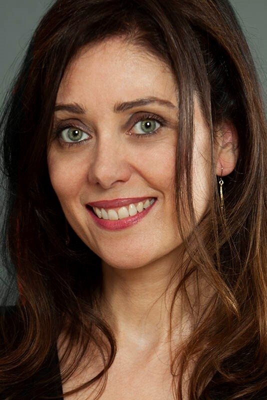 Carolina Clemente backdrop