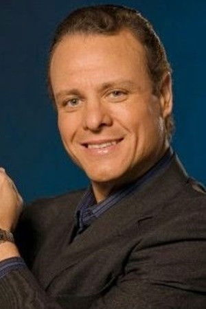 Rubén Cerda backdrop