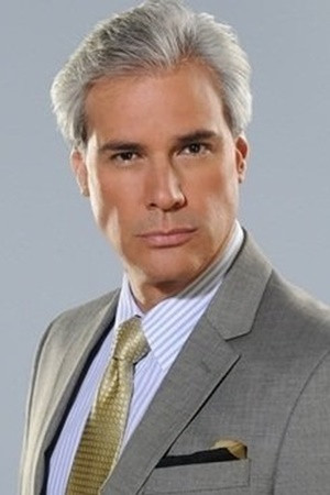 Gerardo Murguía backdrop