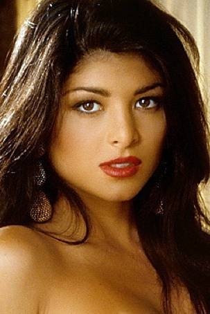 Maria Checa backdrop