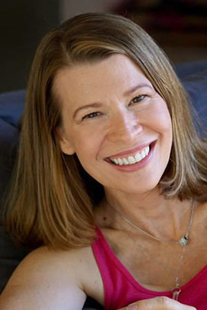 Lusi Boriajër backdrop