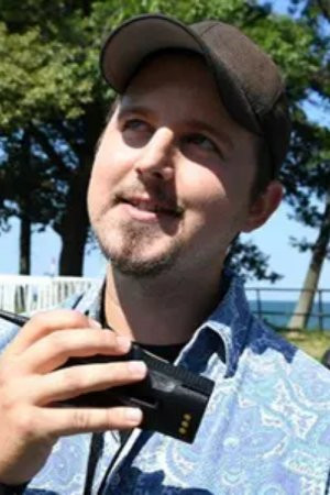 Sam Kualiana backdrop