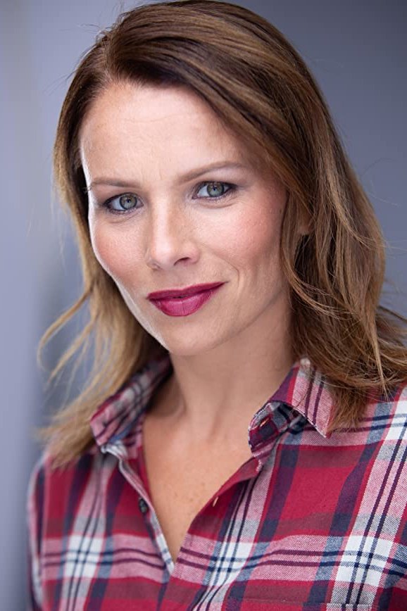 Helen Soraya backdrop