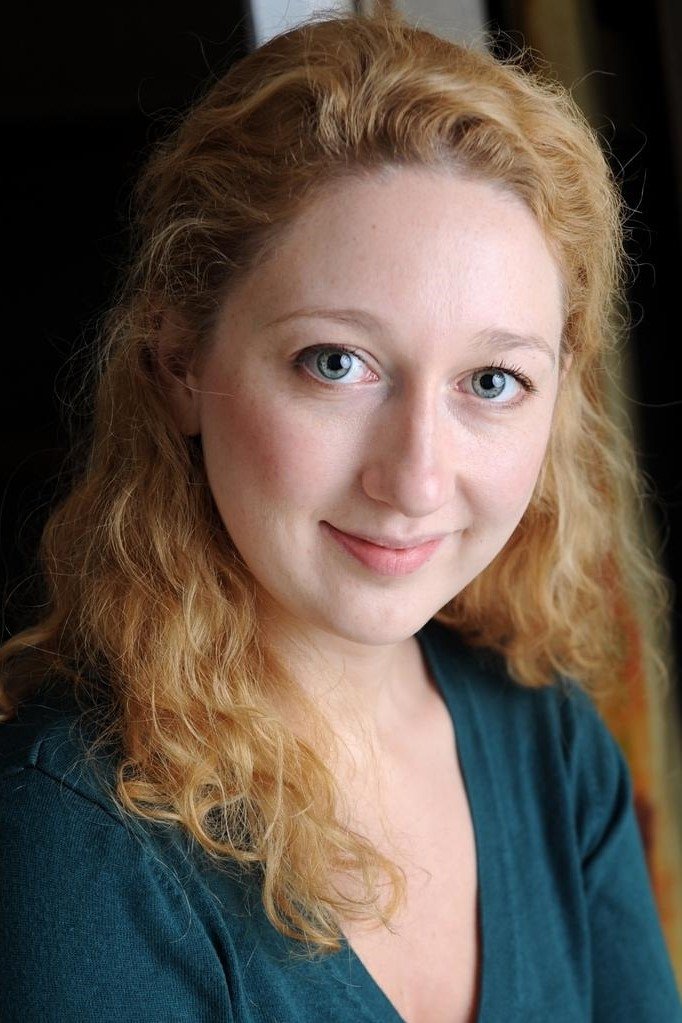 Emeline Bayart backdrop