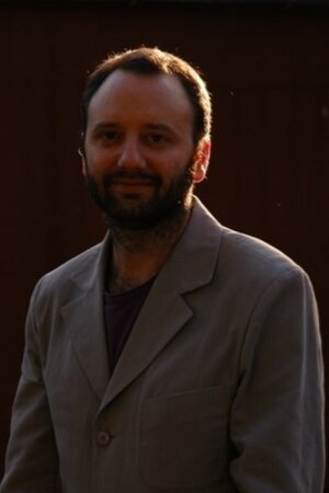 Mathias Gokalp backdrop