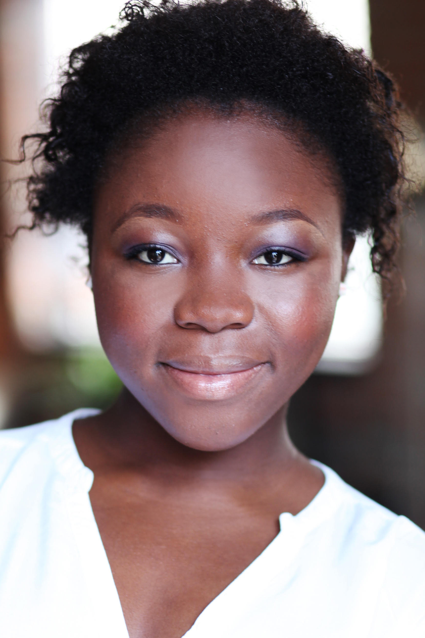 Rachel Mwanza backdrop