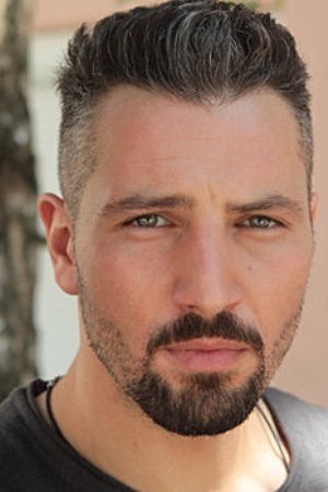 Muratan Muslu backdrop