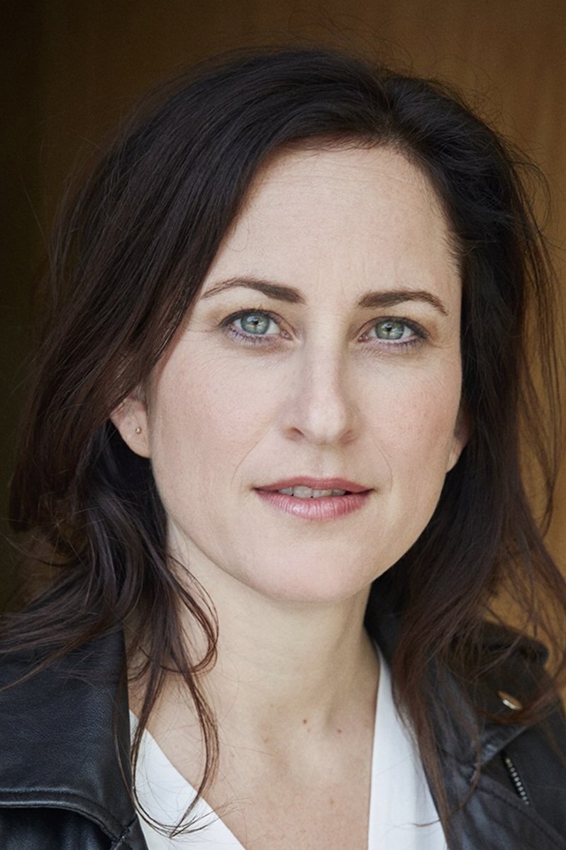 Alysa Nahmias backdrop