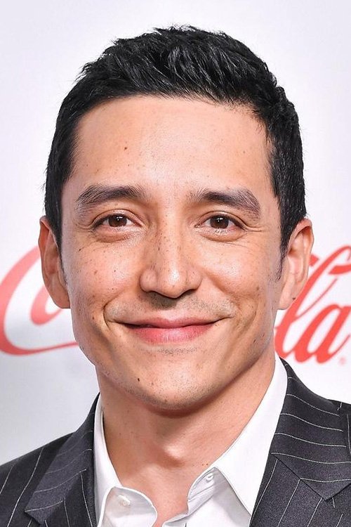 Gabriel Luna backdrop