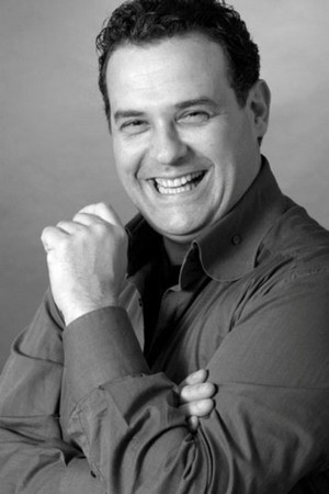 Niki Giustini backdrop