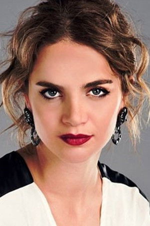 Tuğçe Kazaz backdrop