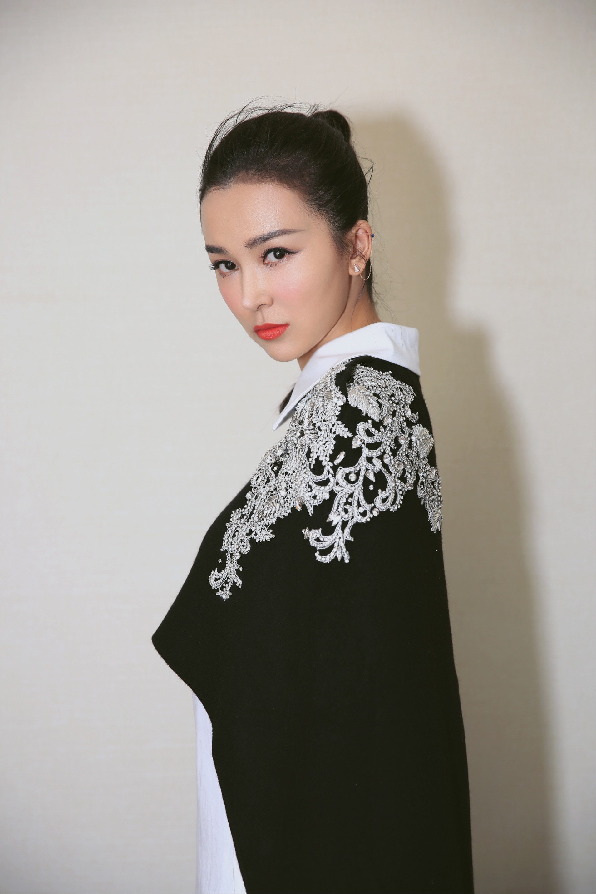 Yao Xingtong backdrop