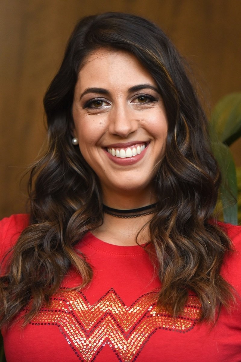 Caitlin Dechelle backdrop