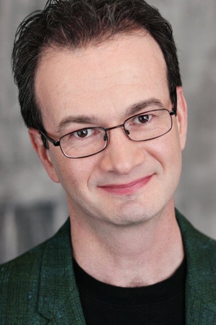 Simon Harvey backdrop