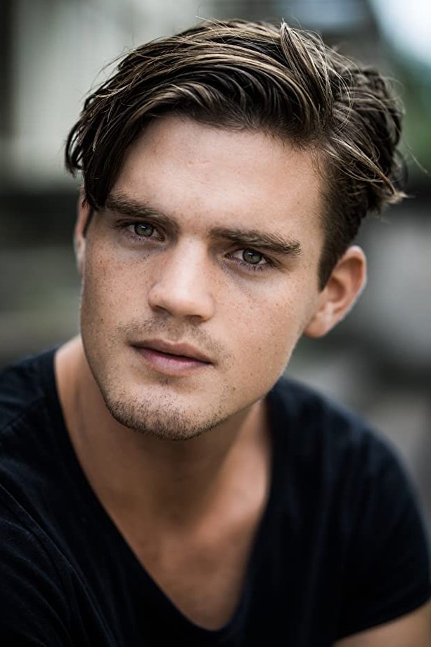 Paul Triller backdrop