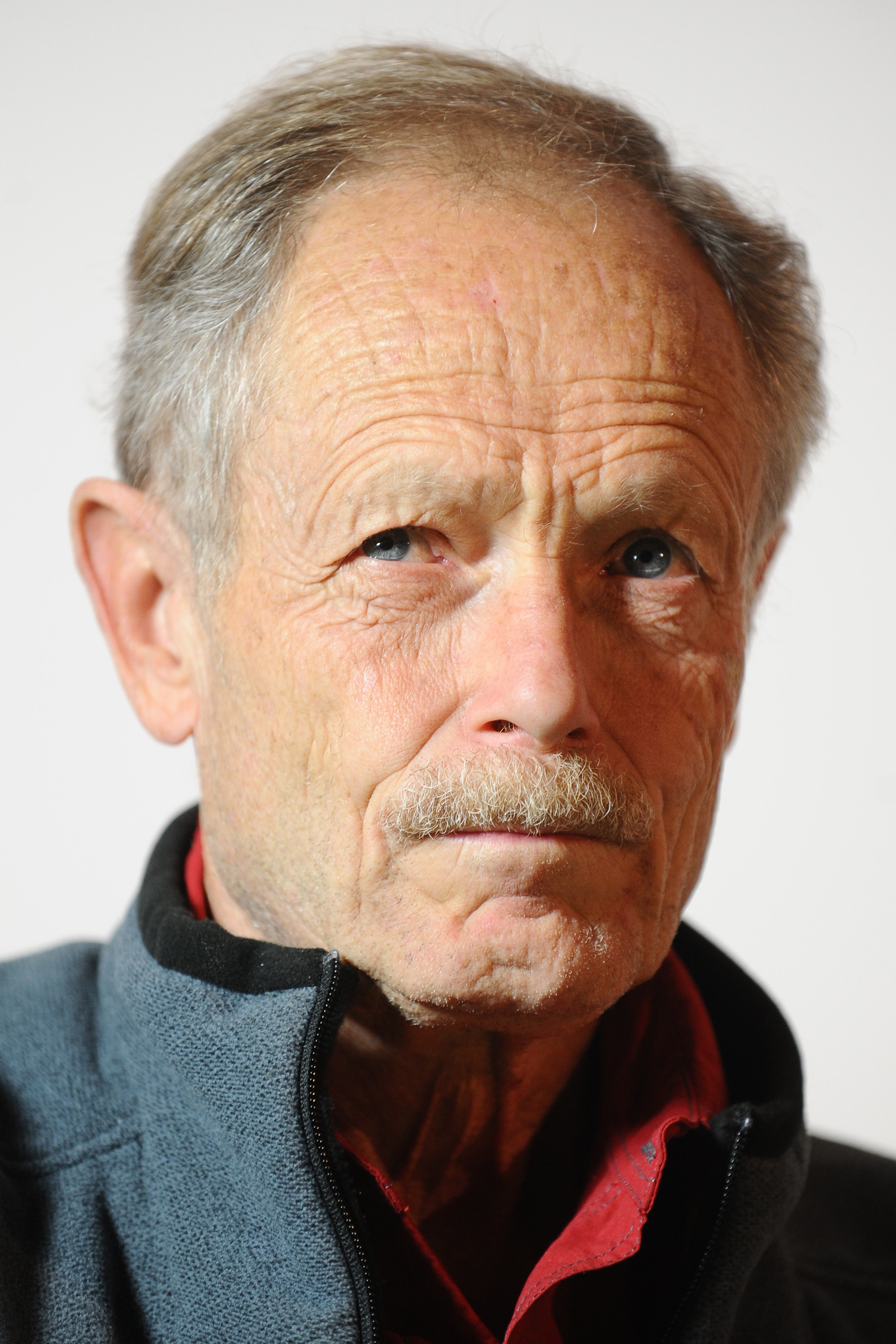 Erri De Luca backdrop