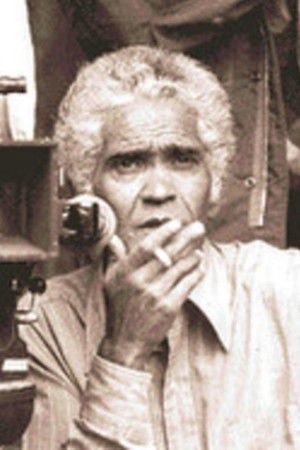 Luis Figueroa backdrop