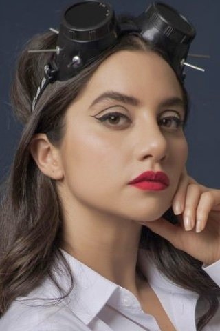 Gimena Gómez backdrop