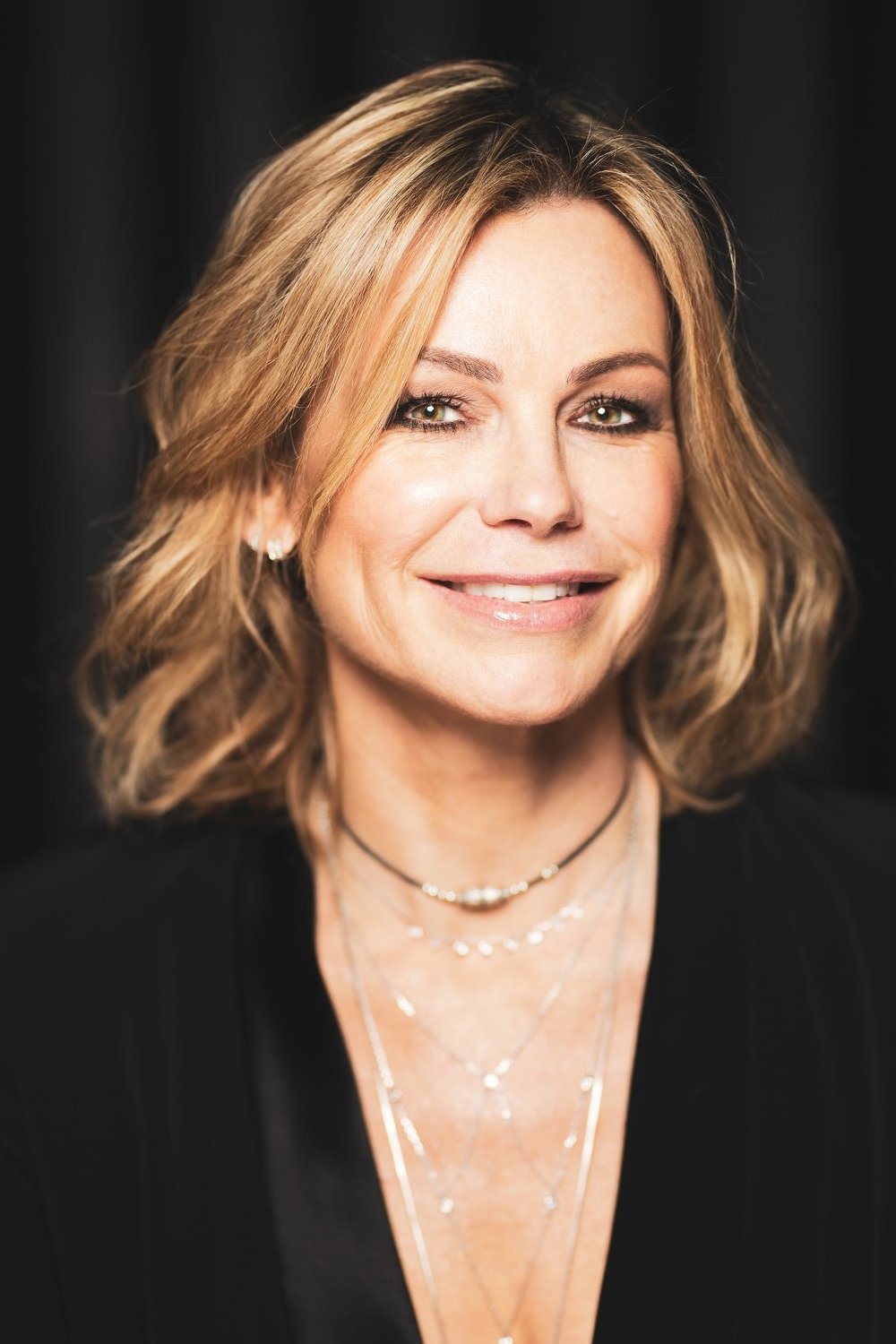 Caroline Néron backdrop