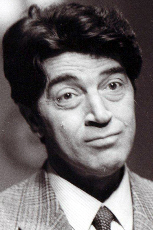 Mimis Chrisomalis backdrop