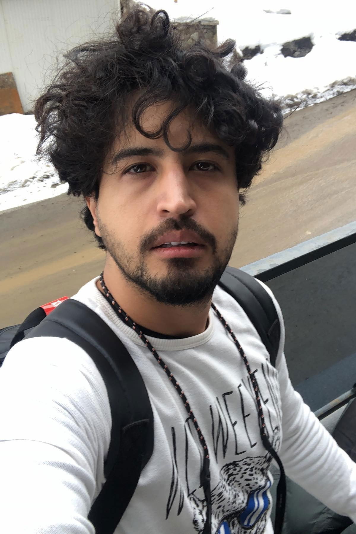 Mehrdad Sedighian backdrop