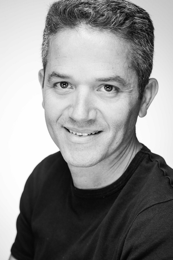 Chanoch Ze'evi backdrop