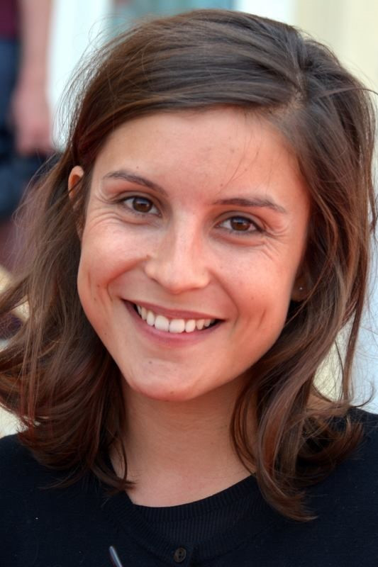 Flore Bonaventura backdrop