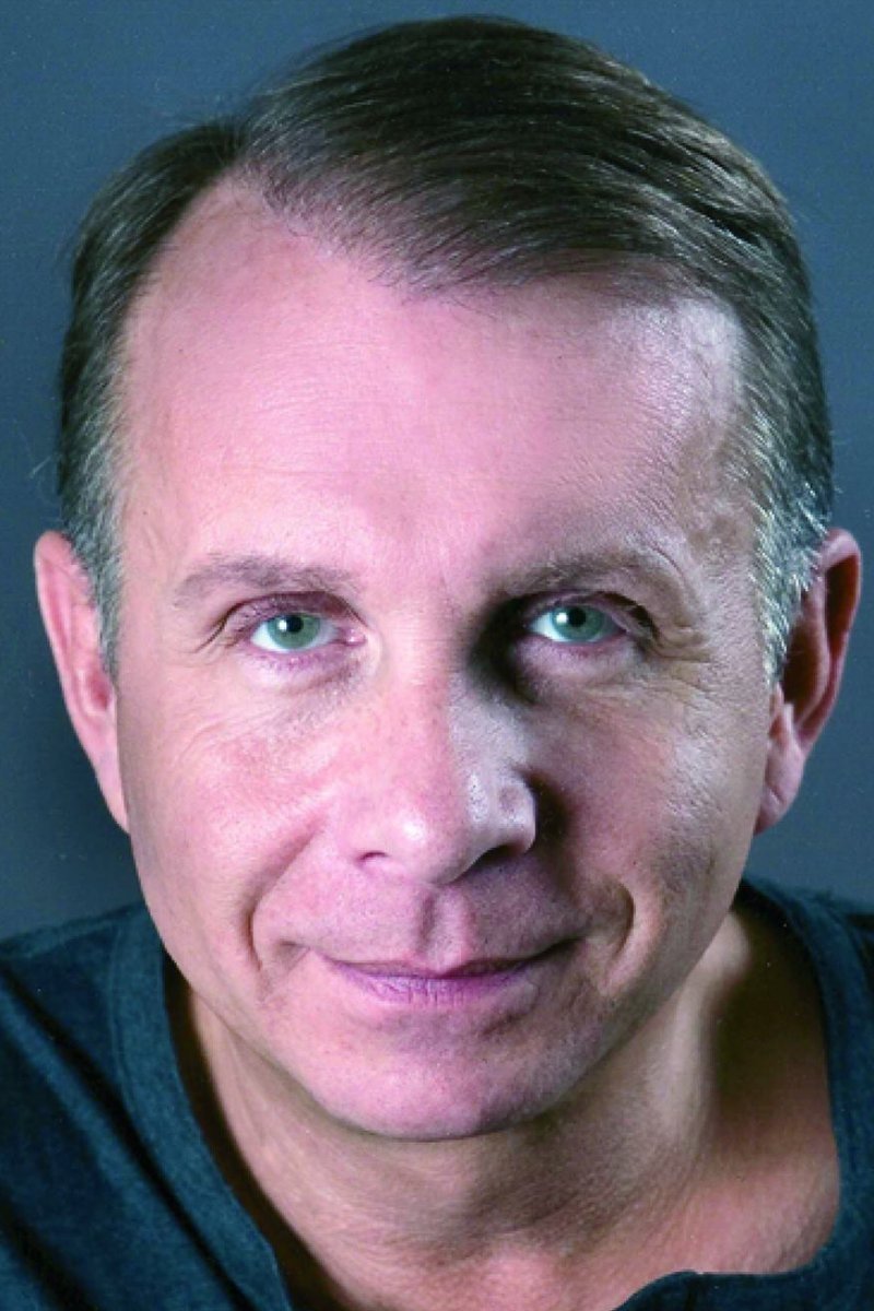 Michel Castenholt backdrop