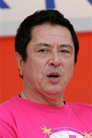 Hayato Tani backdrop