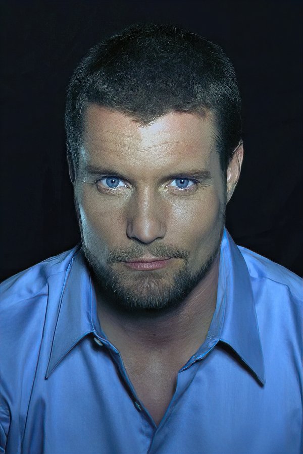 Damien Puckler backdrop