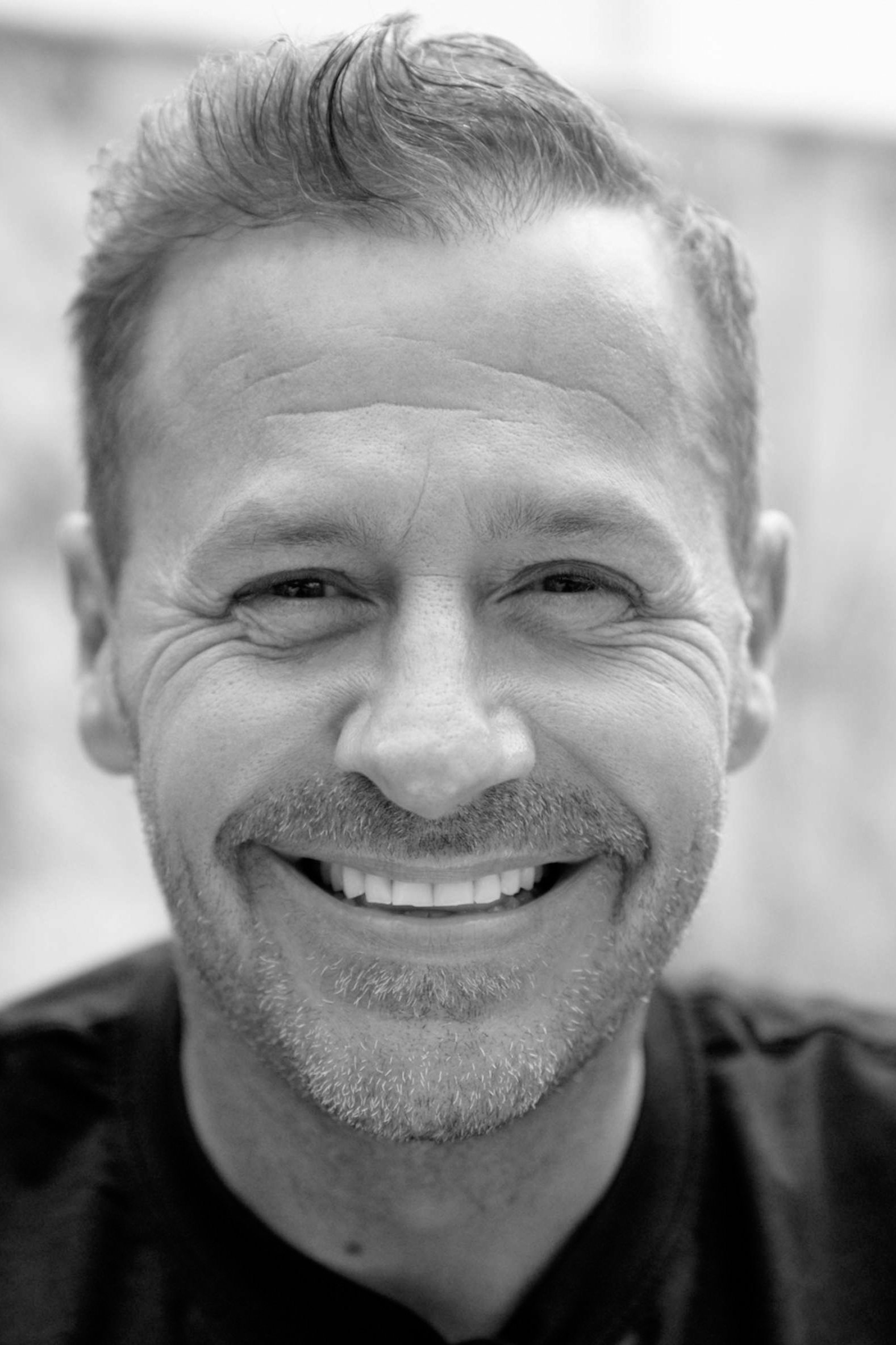 Willi Herren backdrop